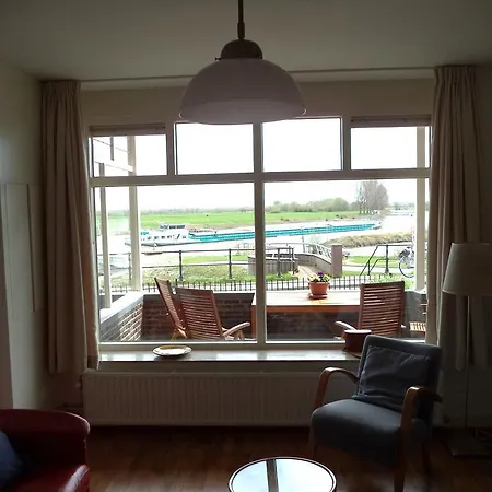 Apartament Aan Het Veer Minimaal 4 Overnachtingen Dieren